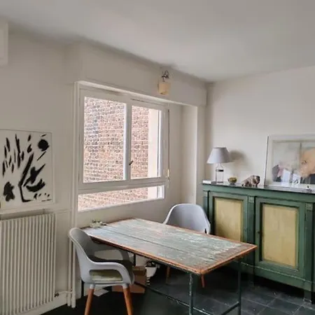 20 Eme Rue Des Vignoles Au 6 Eme Ciel * Parigi